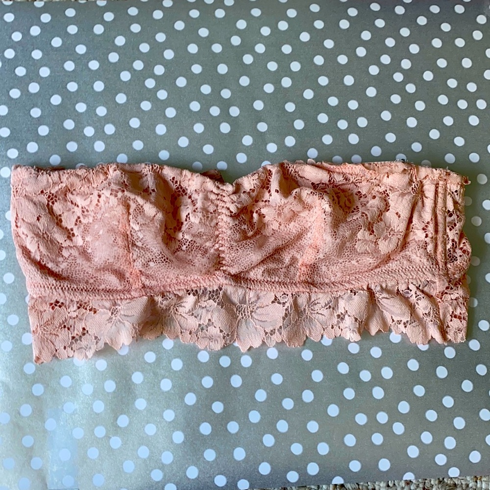 An Auden size small strapless bra